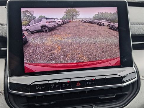 New 2025 Jeep Compass Limited w/ Sun & Sound Group image 23