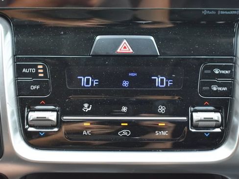 Used 2023 Kia Sorento S w/ Panoramic Sunroof Package AWD/4WD image 27