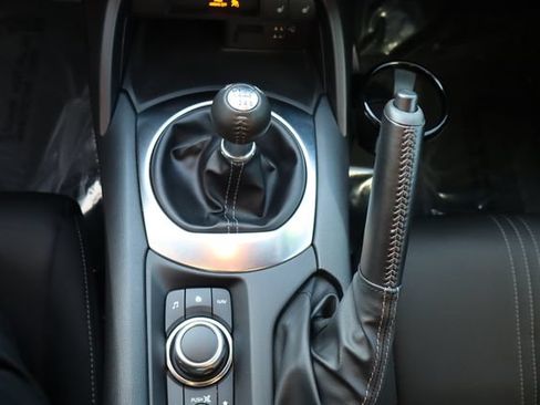 Used 2023 MAZDA MX-5 Miata Club RWD image 24