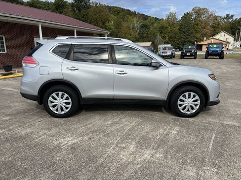 Used 2016 Nissan Rogue S w/ Appearance Package image 12