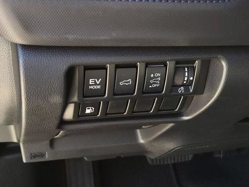 Used 2025 Subaru Forester Limited AWD/4WD image 23