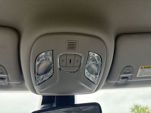 Used 2022 Jeep Compass Latitude image 27