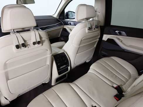 Used 2019 BMW X7 xDrive50i w/ Premium Package image 59