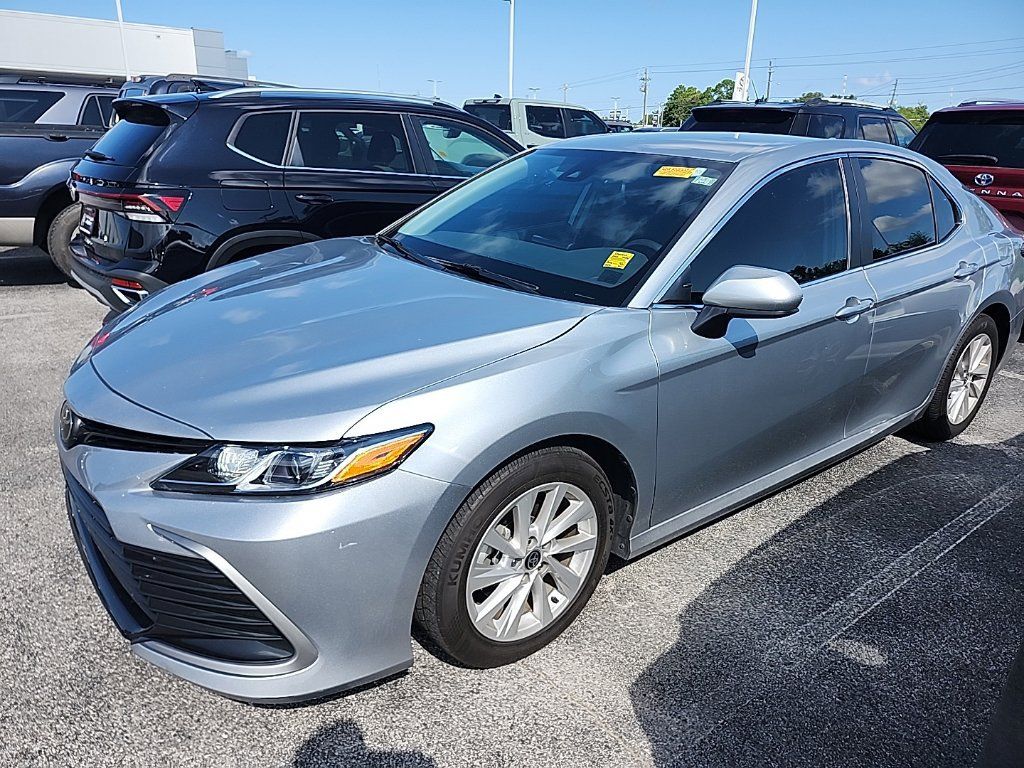 Used 2023 Toyota Camry LE FWD image 7