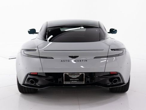 Used 2025 Aston Martin DB12 Coupe image 4