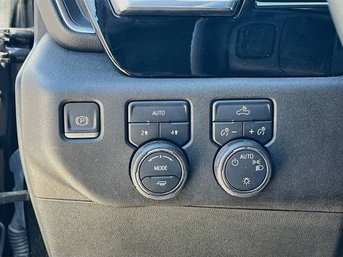 Used 2023 Chevrolet Silverado 1500 LT AWD/4WD image 10