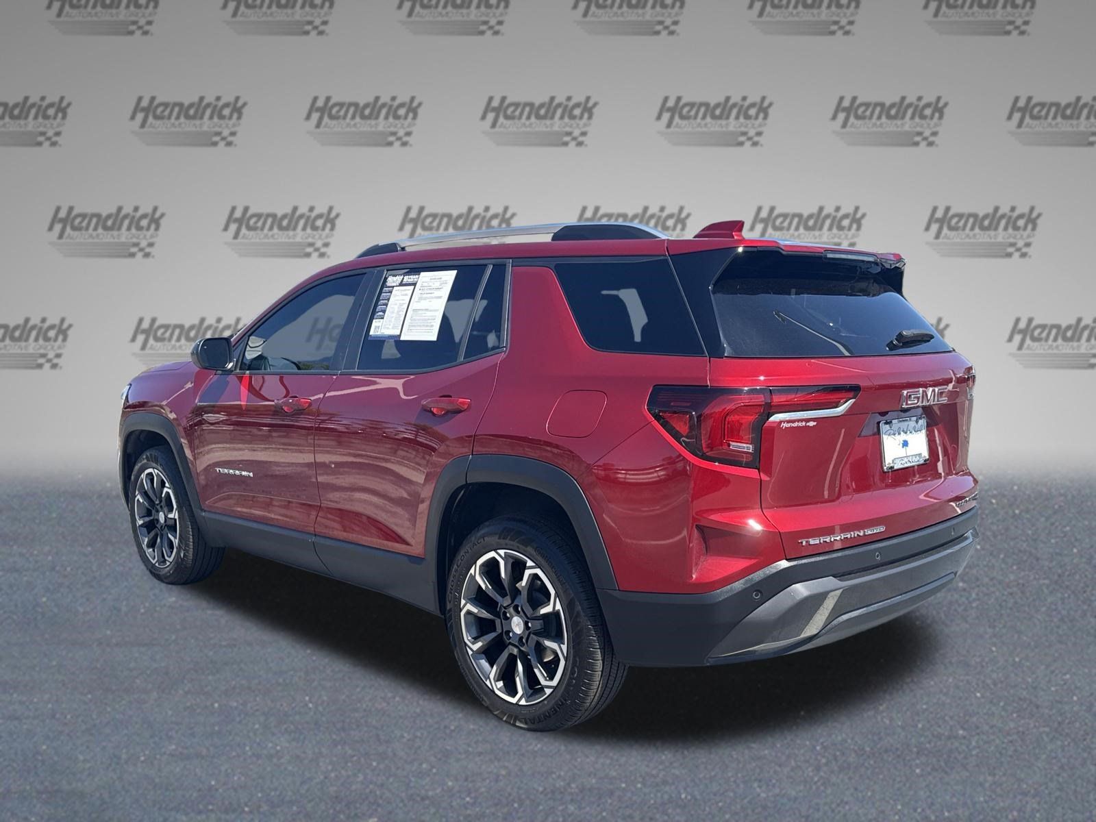 Used 2025 GMC Terrain Elevation w/ Elevation Premium Package AWD/4WD image 8