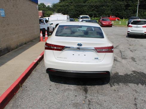 Used 2017 Toyota Avalon Limited FWD image 5