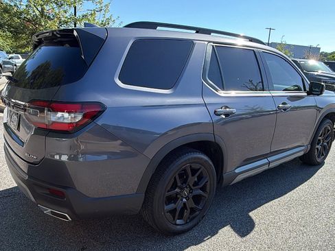 Used 2025 Honda Pilot Elite image 8