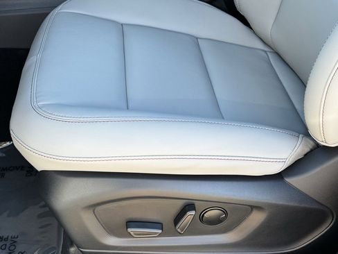 New 2026 Ford Explorer Active w/ Active Comfort Package image 25