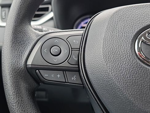 Used 2025 Toyota RAV4 LE image 19