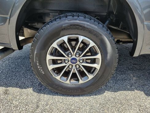 Used 2018 Ford F150 XLT w/ Equipment Group 302A Luxury AWD/4WD image 5