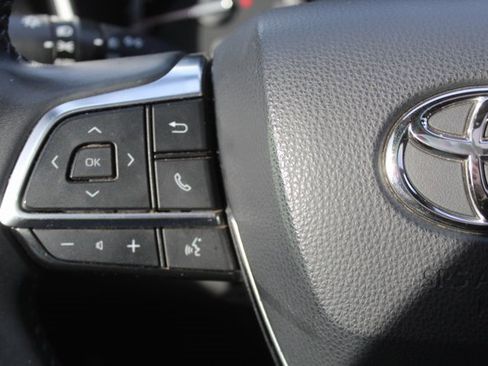 Used 2021 Toyota Highlander XSE image 26