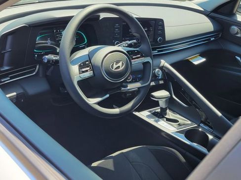 New 2026 Hyundai Elantra Hybrid FWD image 5