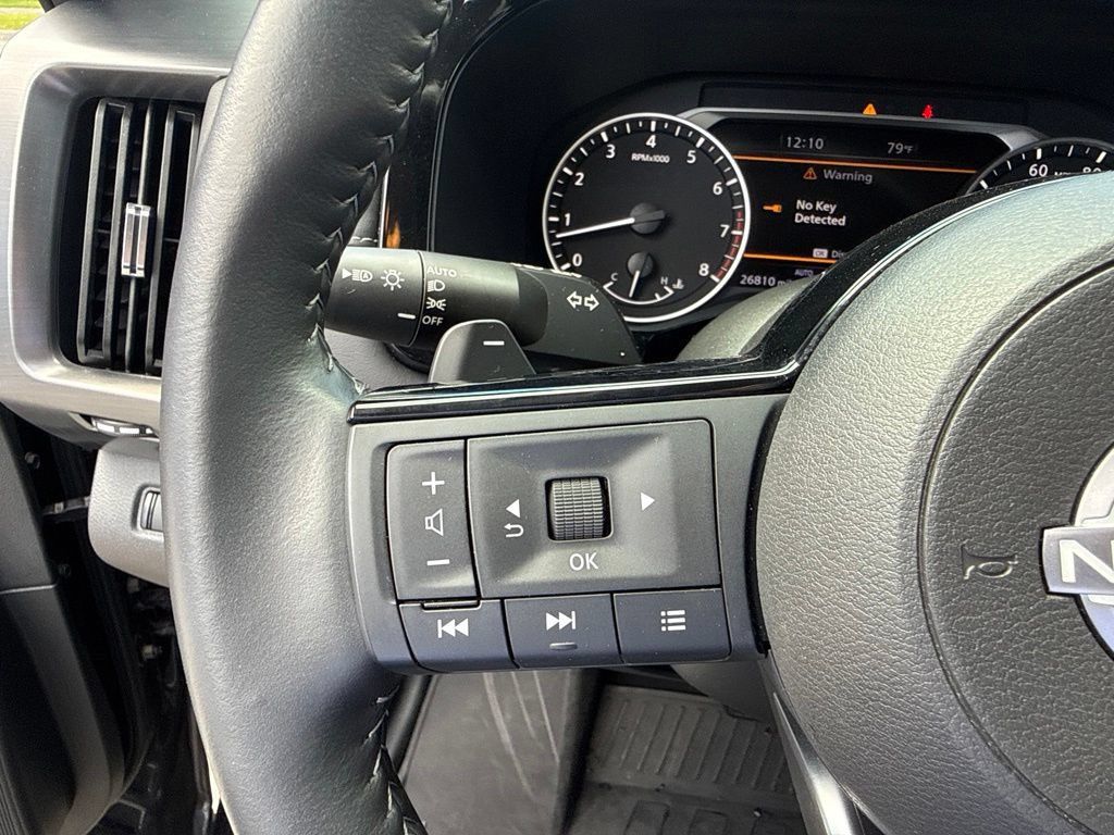 Used 2023 Nissan Pathfinder SL AWD/4WD image 22