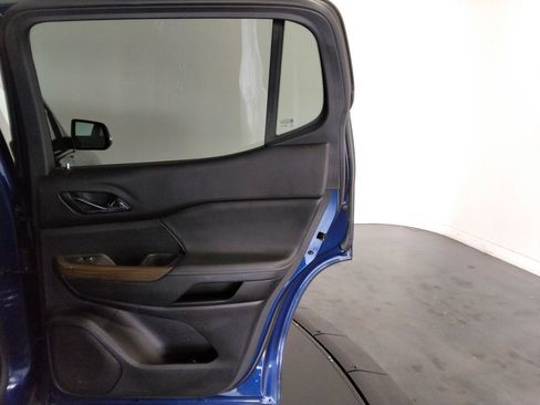 Used 2023 GMC Acadia SLE w/ Elevation Edition image 43