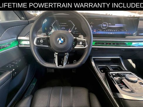 Used 2025 BMW 740i image 7