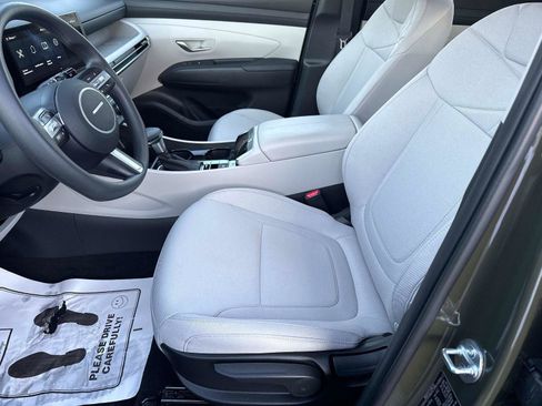 Certified 2025 Hyundai Tucson SE image 21