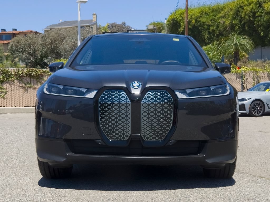 Used 2024 BMW iX xDrive50 AWD/4WD image 2