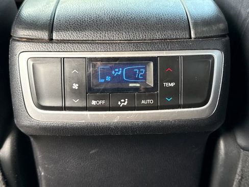 Used 2017 Toyota Highlander XLE AWD/4WD image 22