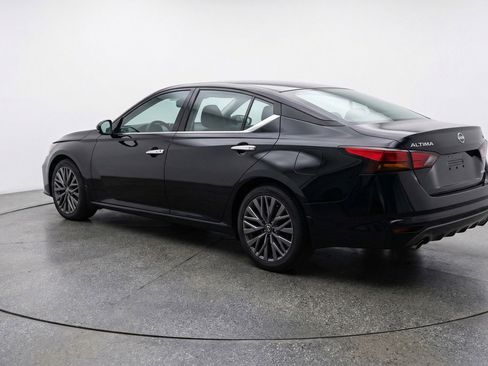Used 2025 Nissan Altima 2.5 SV image 6