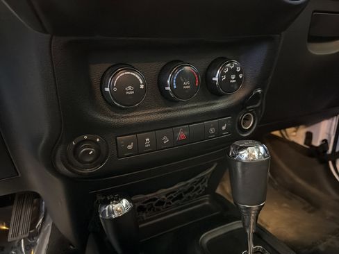 Used 2014 Jeep Wrangler Sport AWD/4WD image 20