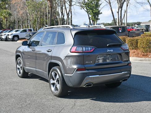 Used 2019 Jeep Cherokee Limited w/ Technology Group image 3