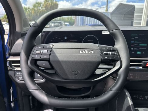 Used 2026 Kia Sportage SX FWD image 11