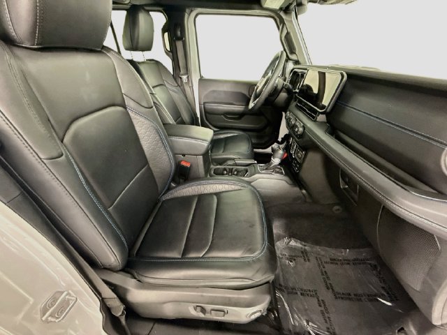 Used 2024 Jeep Wrangler High Altitude AWD/4WD image 28