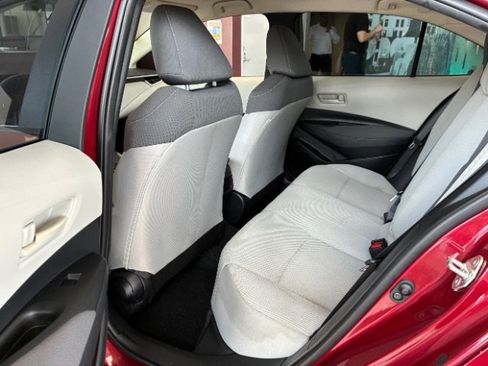 Used 2022 Toyota Corolla LE FWD image 25