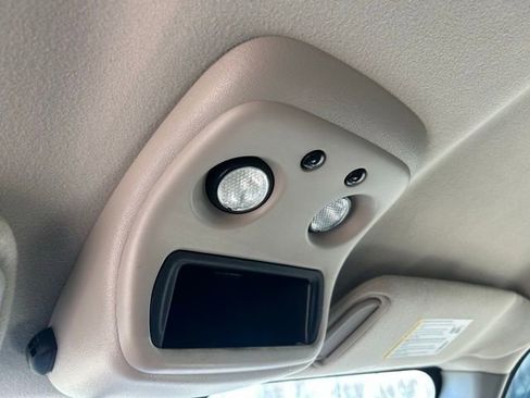 Used 2004 Chevrolet Silverado 1500 w/ Z71 Convenience Package 2 image 28