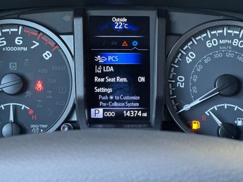 Used 2023 Toyota Tacoma TRD Off-Road w/ Technology Package AWD/4WD image 25