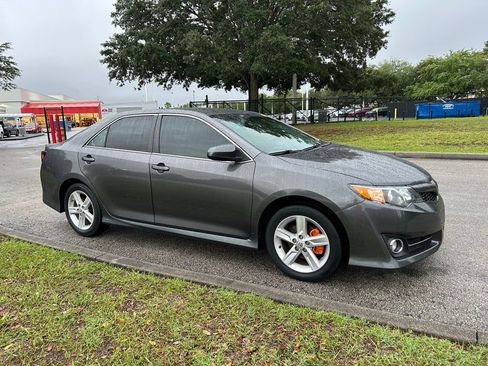 Used 2014 Toyota Camry SE image 7