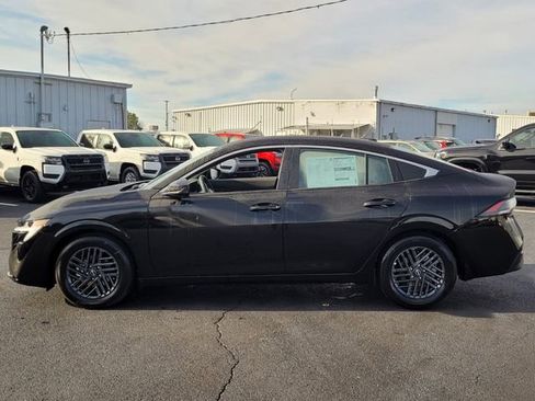 New 2026 Nissan Sentra SV w/ SV Convenience Package FWD image 4