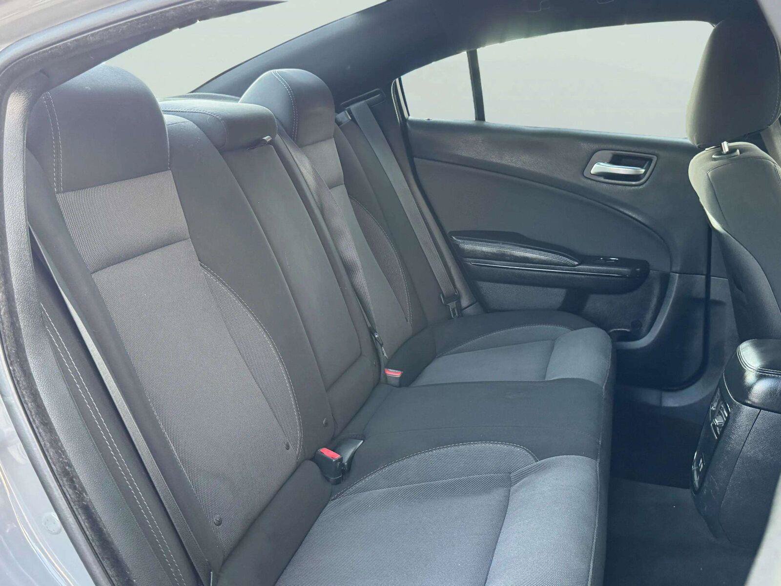 Used 2018 Dodge Charger SXT w/ Blacktop Package RWD image 37