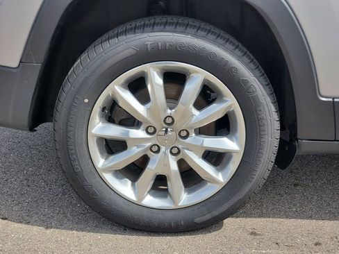 Used 2016 Jeep Cherokee Limited AWD/4WD image 5