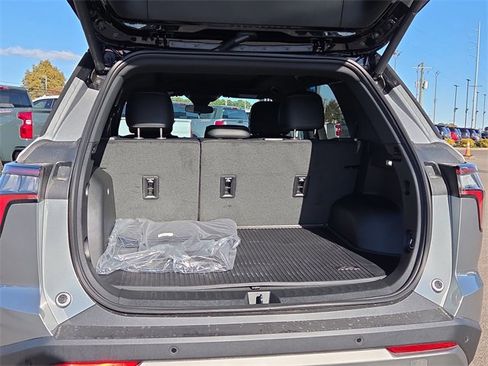 New 2026 Chevrolet Equinox LT w/ Convenience Package II image 13