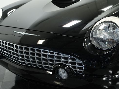 Used 2002 Ford Thunderbird image 18