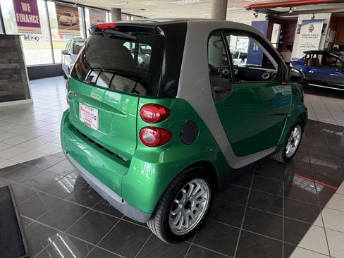 Used 2011 smart fortwo pure RWD image 6