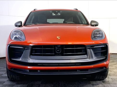 Used 2023 Porsche Macan Turbo image 10