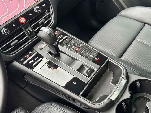 New 2025 Porsche Macan image 58