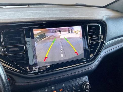 Used 2024 Dodge Durango GT RWD image 11