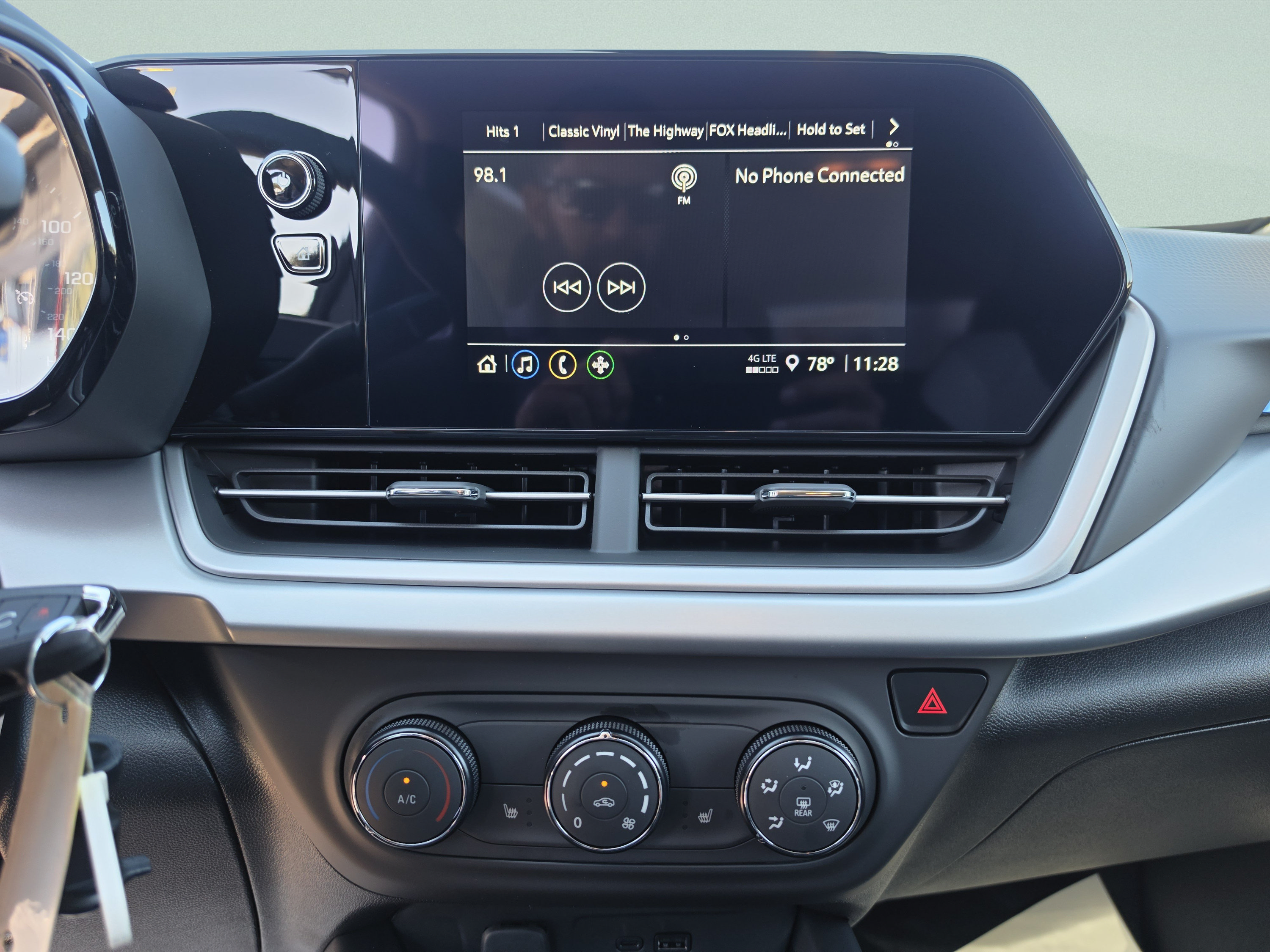 New 2026 Chevrolet Trax LS w/ LS Convenience Package FWD image 24