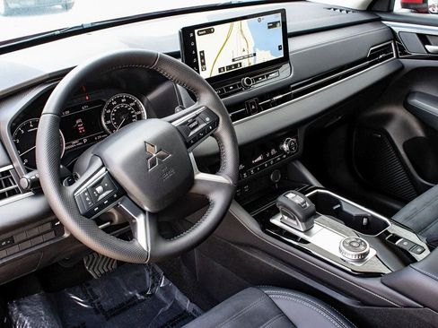 New 2025 Mitsubishi Outlander SE AWD/4WD image 15