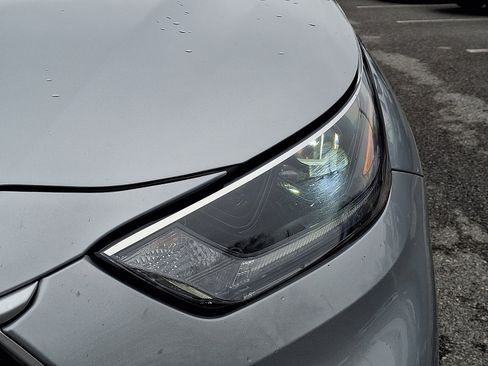 Used 2021 Toyota Highlander XLE image 9