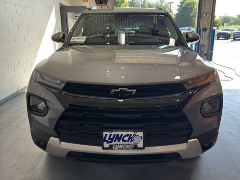 Used 2023 Chevrolet TrailBlazer LT w/ LPO, Blackout Package AWD/4WD image 8