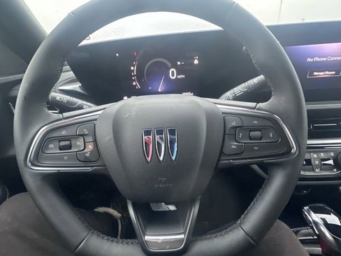 Certified 2024 Buick Envista Sport Touring w/ Convenience I Package image 18