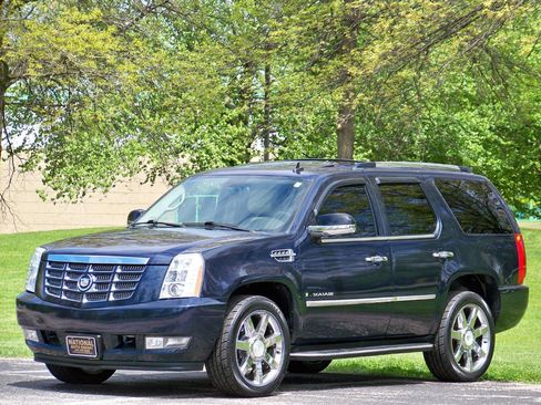 Used 2008 Cadillac Escalade AWD image 2