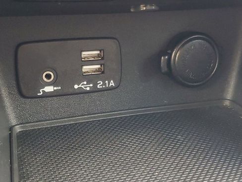 Used 2022 Subaru Forester Premium image 29