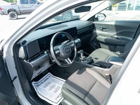 Used 2025 Hyundai Kona SEL AWD/4WD image 16